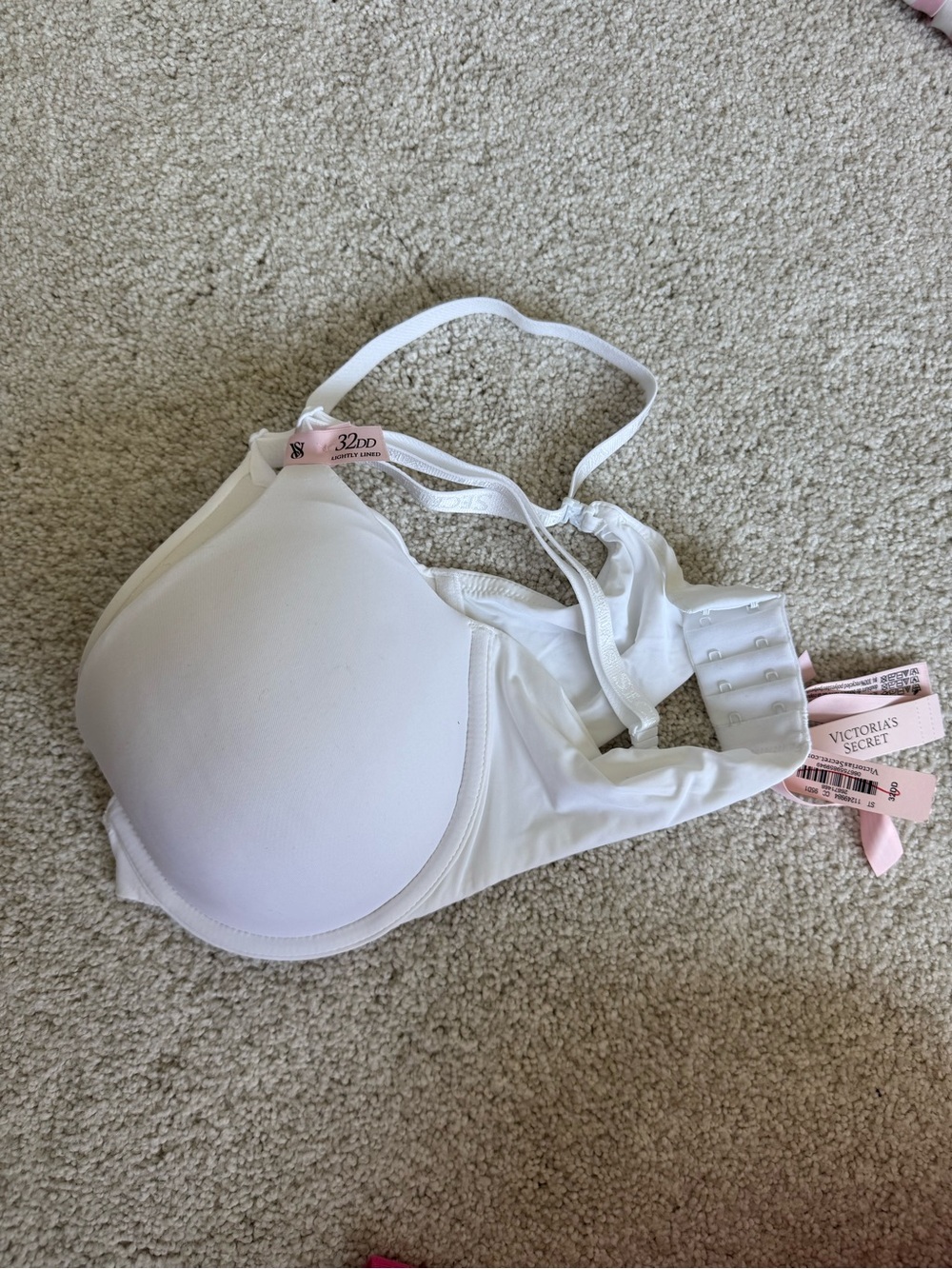 Victoria's Secret White Lightly Lined 32DD Bra